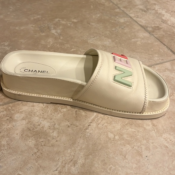 100% AUTHENTIC CHANEL SANDALS - Picture 6 of 8